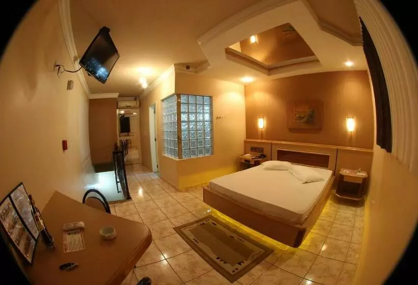 スイート, Xenon Motel