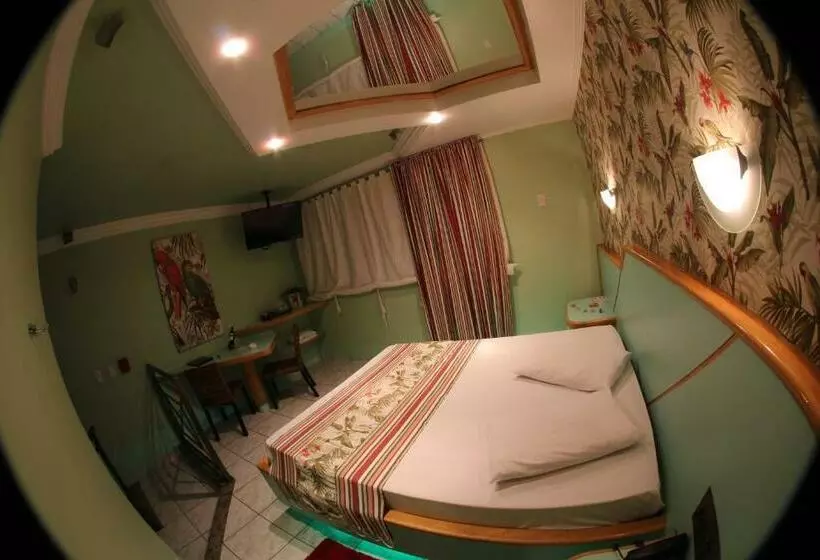 スイート, Xenon Motel