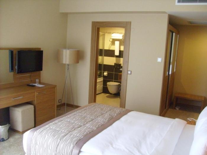 غرفة قياسية, Almina Park