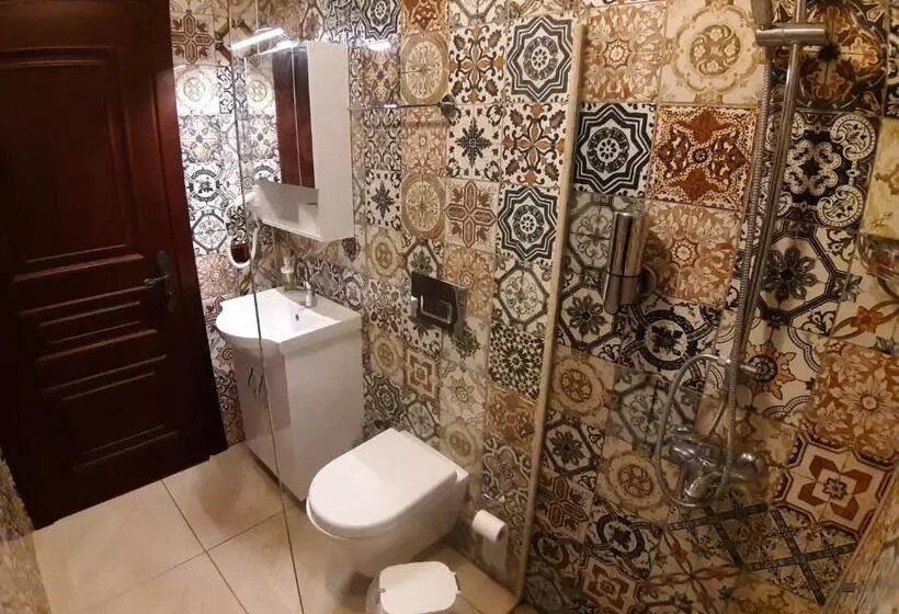 اتاق لوکس, Kocca Ev