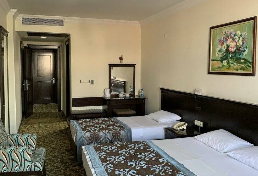 Номер Стандарт Трехместный, Omur