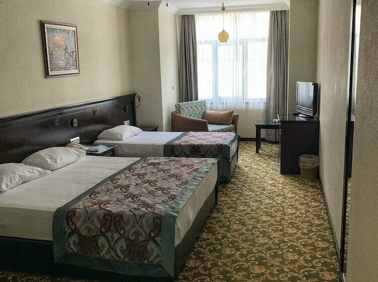 Номер Стандарт Трехместный, Omur