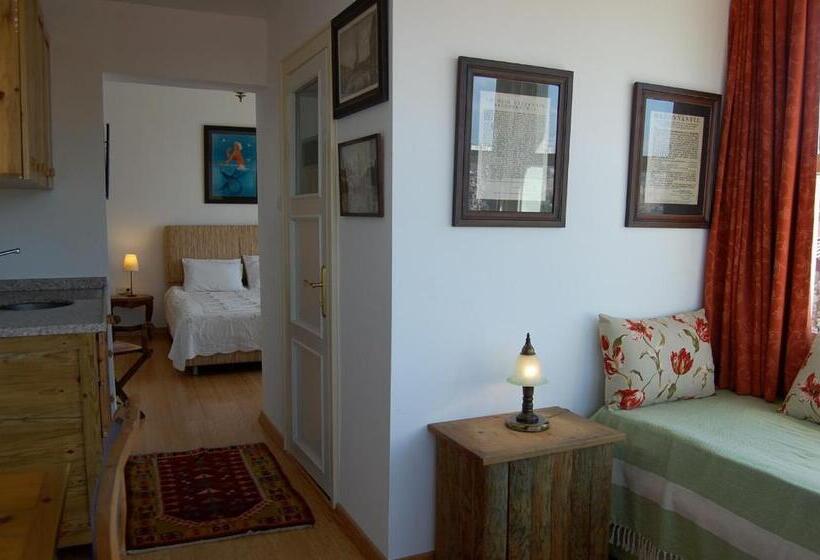 سوییت با چشم‌انداز دریا, Villa Tulipan