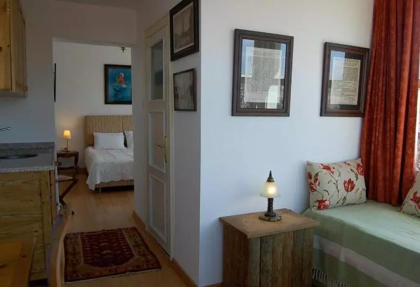 سوییت با چشمانداز دریا, Villa Tulipan