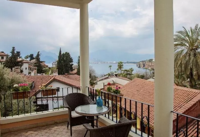 سوییت, Villa Tulipan