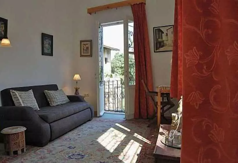 سوییت, Villa Tulipan