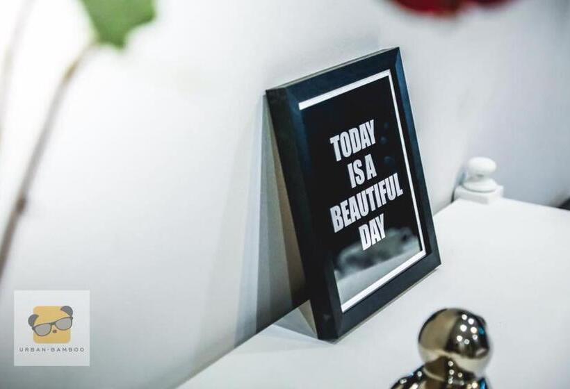 デラックスルーム, Urbanbamboo