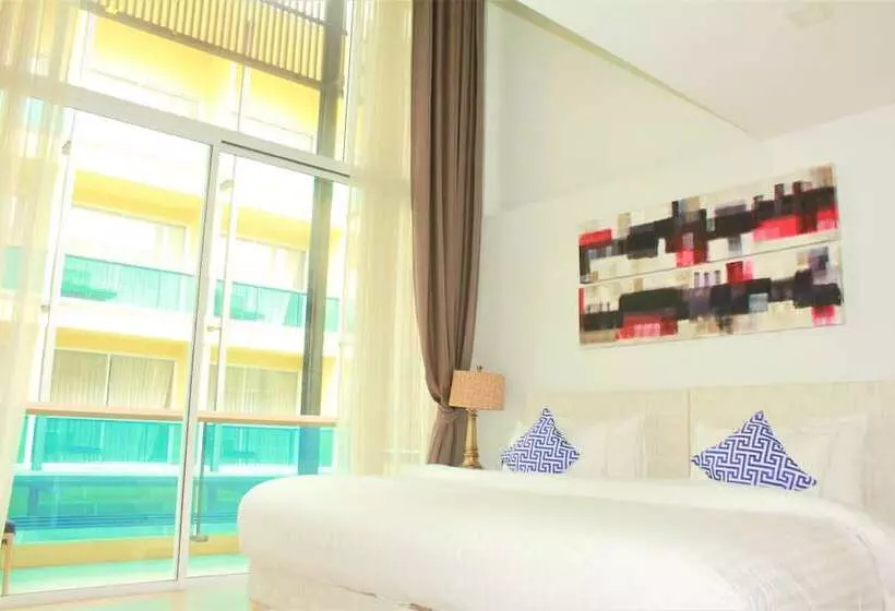 سوییت خانوادگی, Beach Walk Boutique Resort