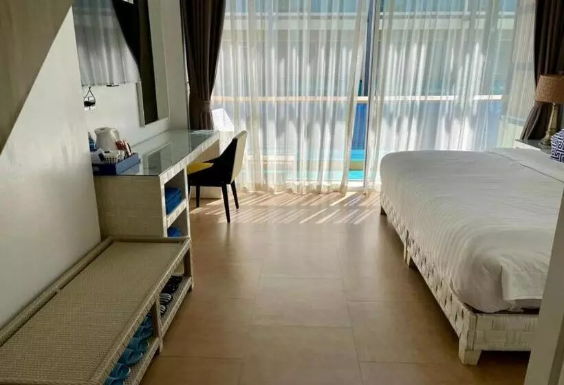 سوییت خانوادگی, Beach Walk Boutique Resort