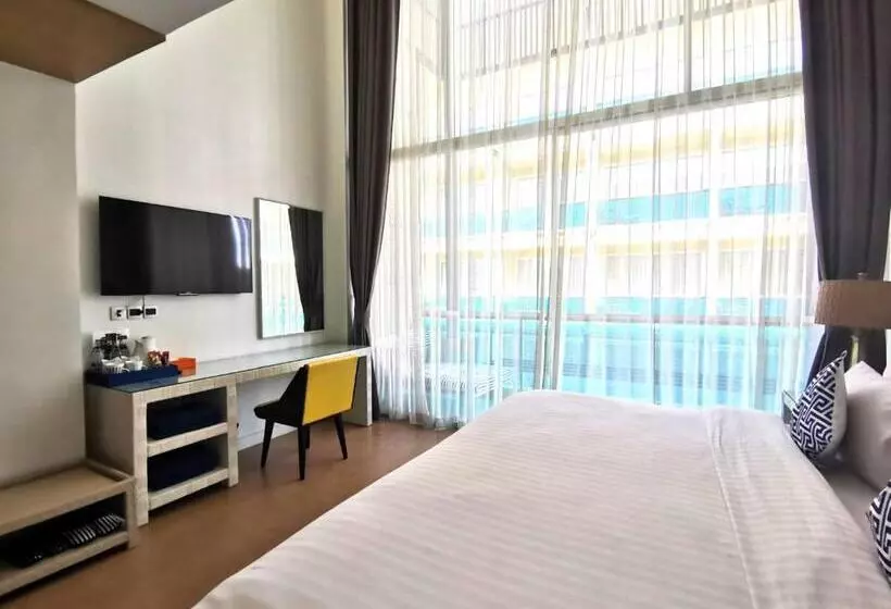 سوییت خانوادگی, Beach Walk Boutique Resort