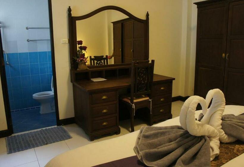 اتاق لوکس با تخت بزرگ, Phuket Gay Homestay
