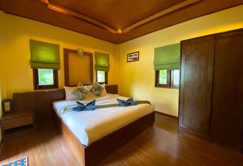 디럭스 룸, Everest Resort Samui Sha Plus