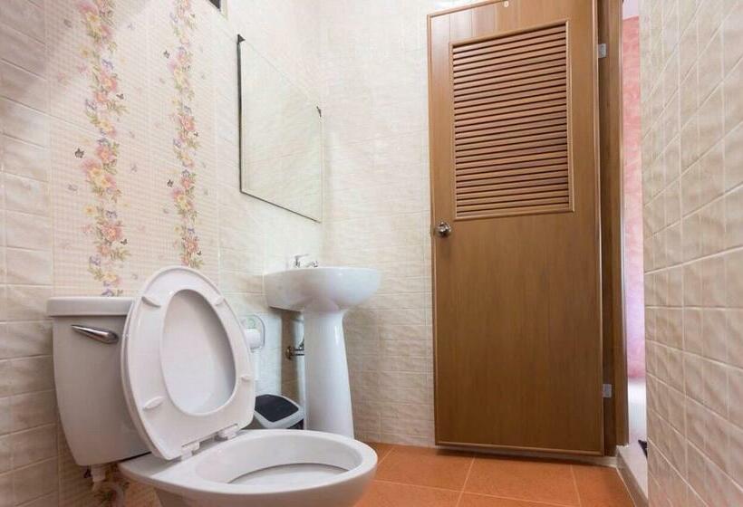 行政三人间, Benya