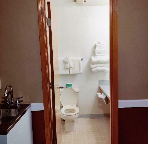 Deluxe Junior Suite, Hillcrest Inn