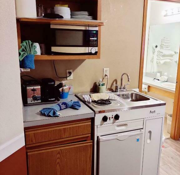 Deluxe Junior Suite, Hillcrest Inn