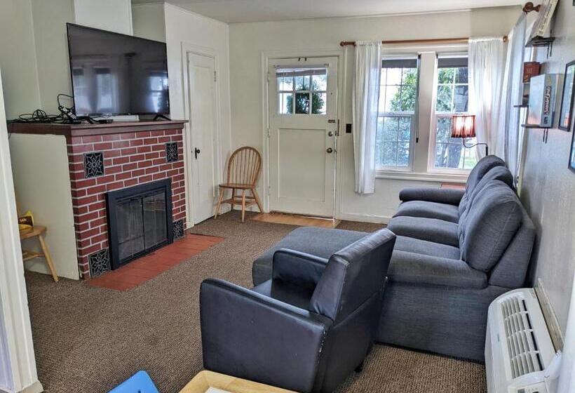 Familiebungalow, Hillcrest Inn