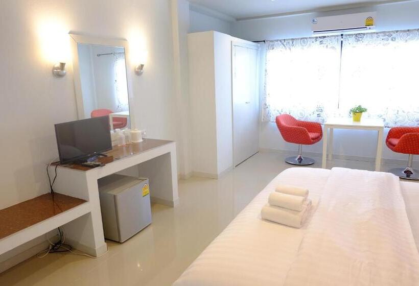 デラックスルーム, Juntima Place At Amphawa