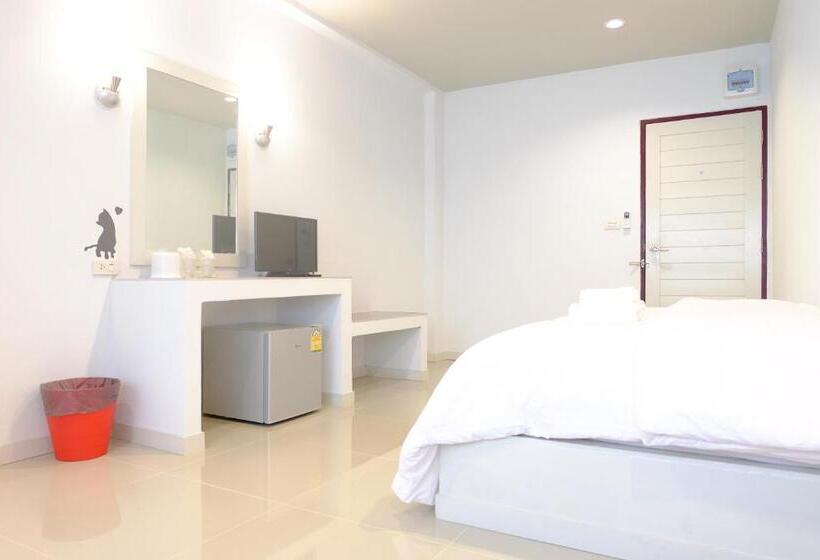 デラックスルーム, Juntima Place At Amphawa