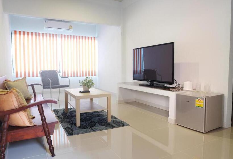 スイート, Juntima Place At Amphawa