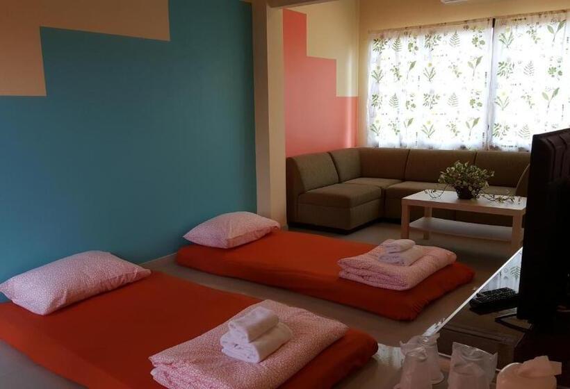 スイート, Juntima Place At Amphawa