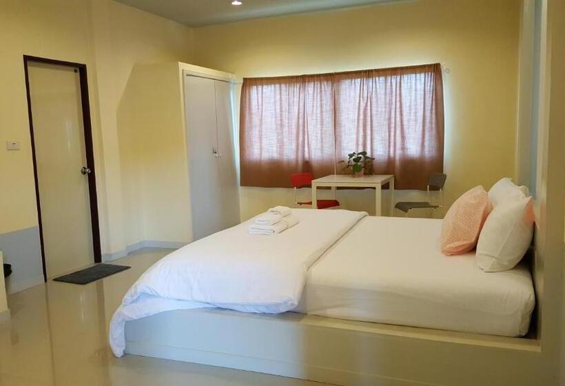 デラックスルーム, Juntima Place At Amphawa