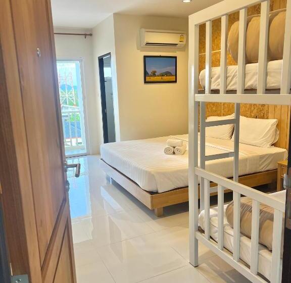 غرفة قياسية مزوَّدة بشُرفة, Js Residence Krabi