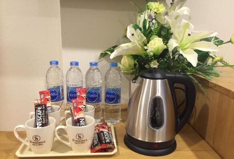 غرفة قياسية مزوَّدة بشُرفة, Js Residence Krabi