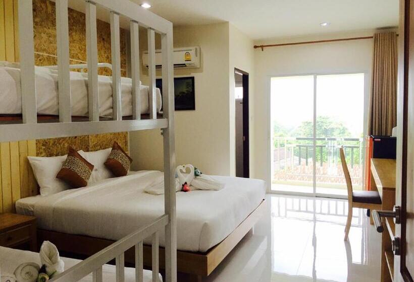 غرفة قياسية مزوَّدة بشُرفة, Js Residence Krabi