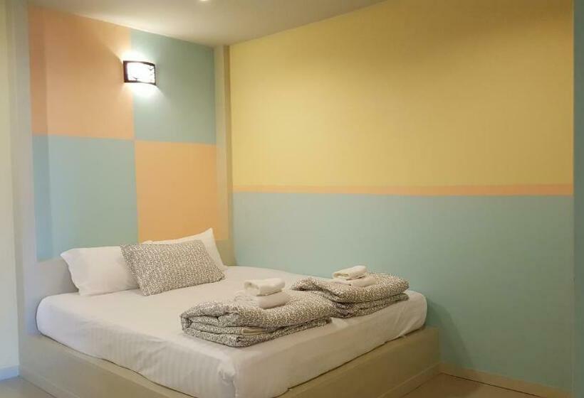 スタンダードルーム, Juntima Place At Amphawa