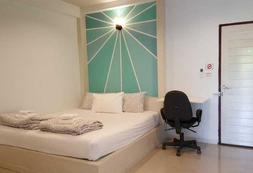 スタンダードルーム, Juntima Place At Amphawa