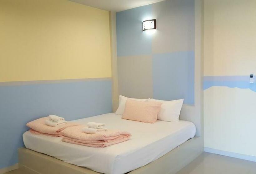 スタンダードルーム, Juntima Place At Amphawa