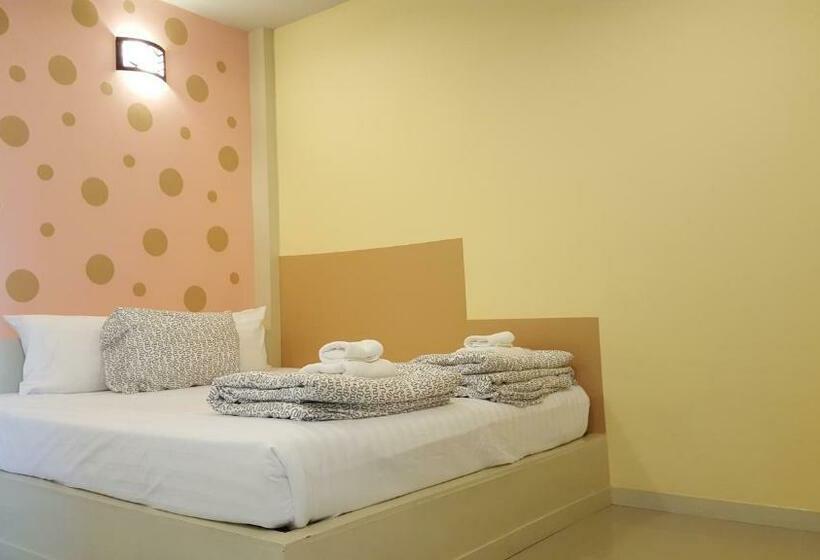 スタンダードルーム, Juntima Place At Amphawa