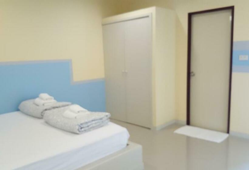 スタンダードルーム, Juntima Place At Amphawa