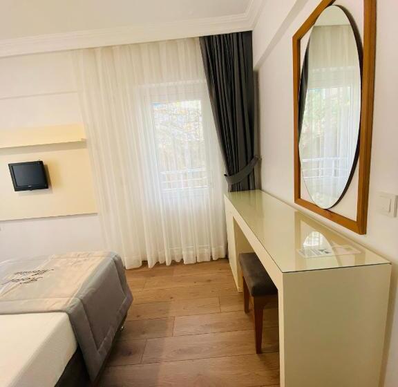 غرفة قياسية ذات إطلالة, Melisa