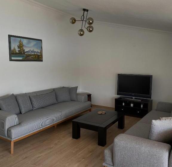 منزل غرفة نوم واحدة, Melisa