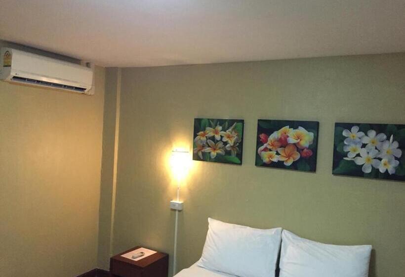 스탠다드 룸, Nawaporn Place