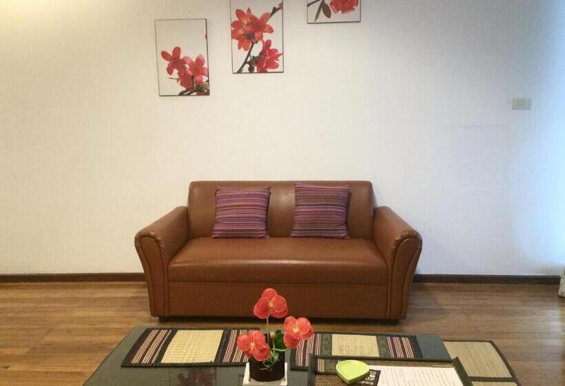 수피리어 스튜디오, Nawaporn Place