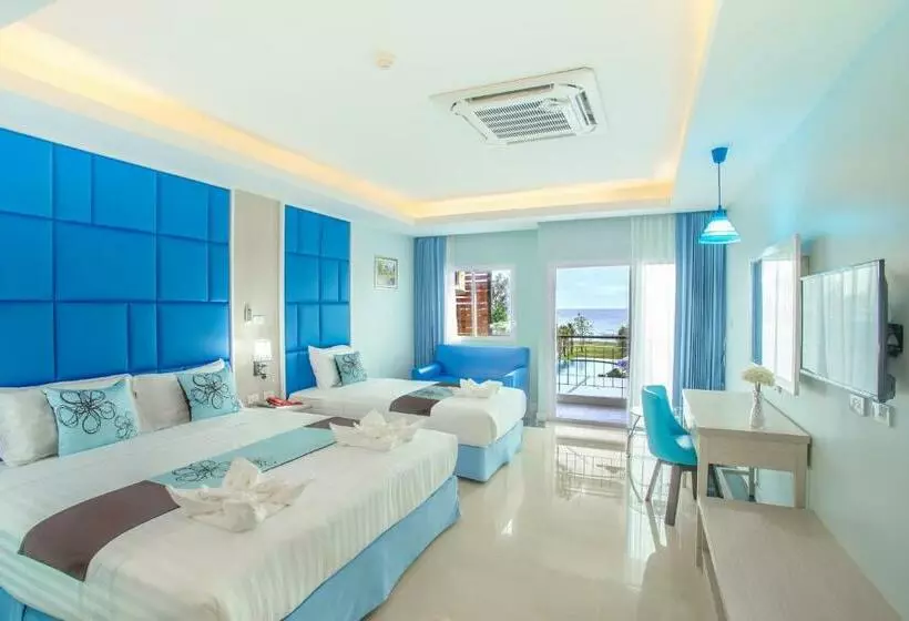 Deluxe Kolmen Hengen Huone Merinäkymä, Saint Tropez Beach