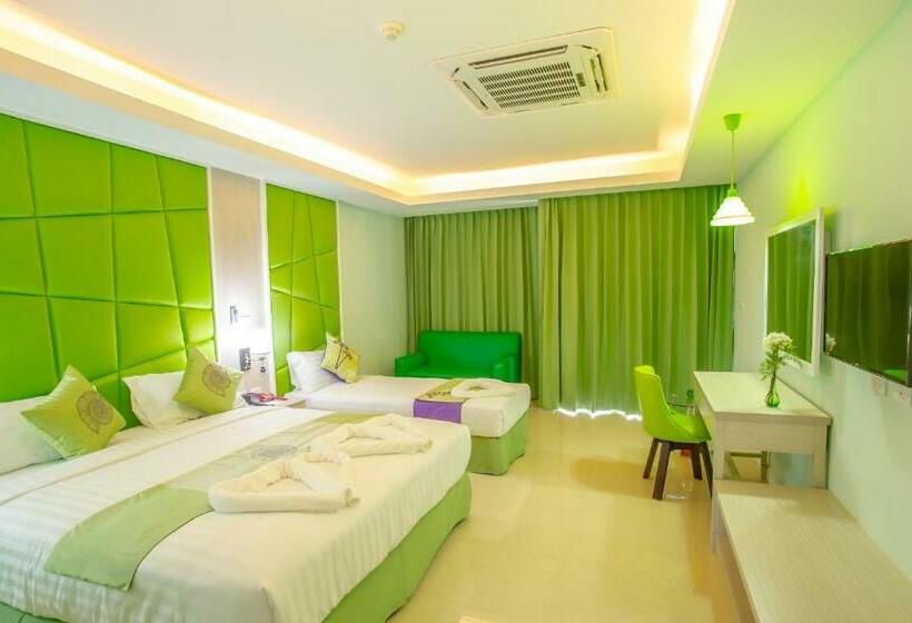 غرفة ديلوكس ثلاثية مطلة على البحر, Saint Tropez Beach