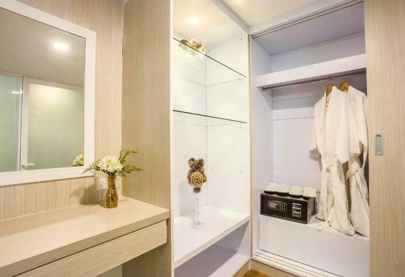 Executive-sviitti, Saint Tropez Beach