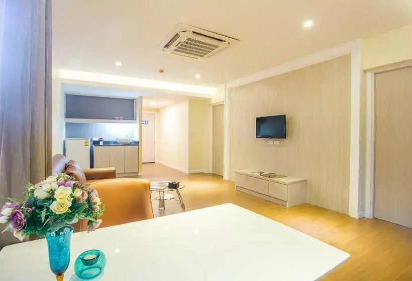 Executive-sviitti, Saint Tropez Beach