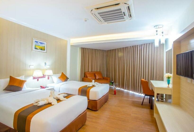 חדר סופריור, Saint Tropez Beach