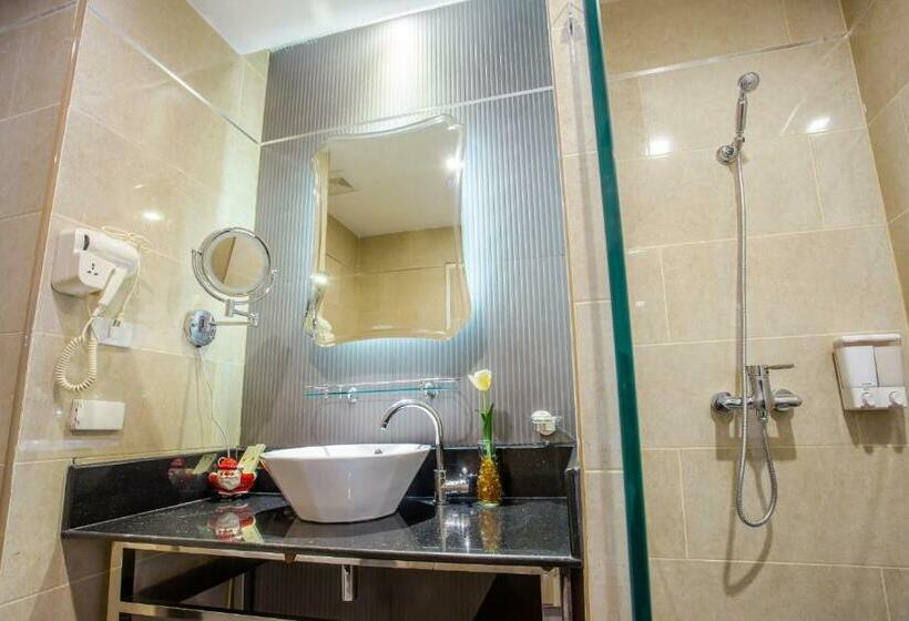 חדר סופריור, Saint Tropez Beach