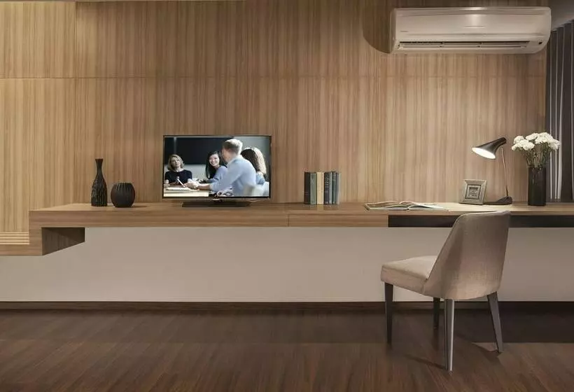 استودیوی لوکس, Somerset Ekamai Bangkok