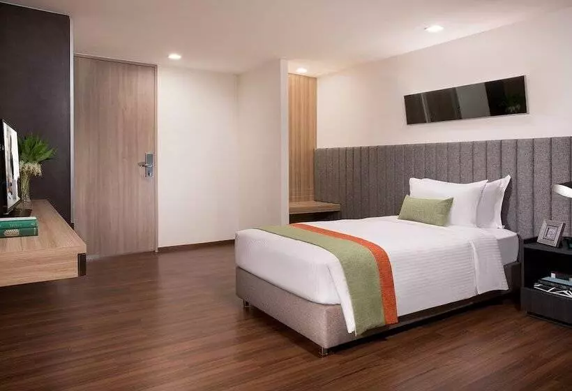 استودیوی استاندارد, Somerset Ekamai Bangkok
