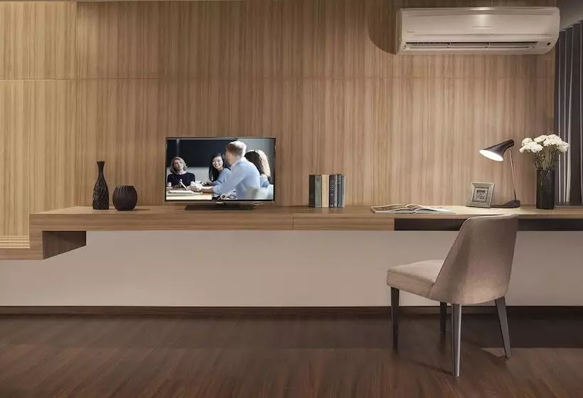 استودیوی لوکس, Somerset Ekamai Bangkok