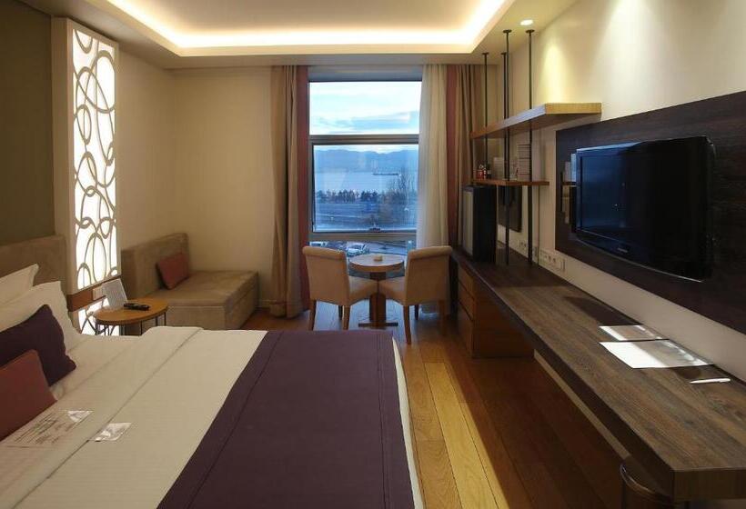 اتاق استاندارد با چشمانداز دریا, Wes