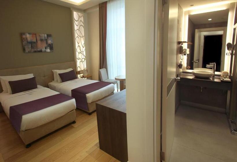 اتاق استاندارد با چشمانداز دریا, Wes