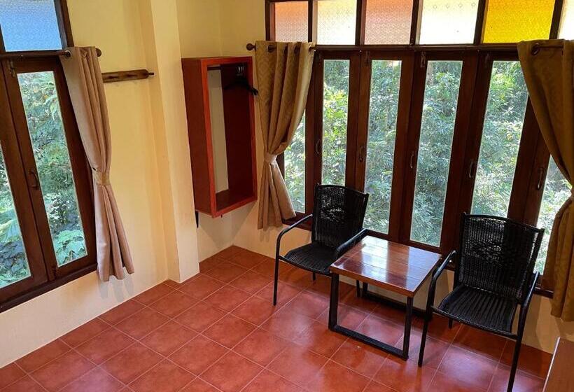 غرفة ديلوكس, Art S Riverview Lodge