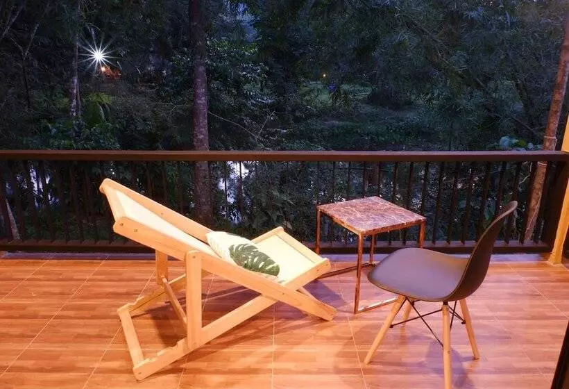 Deluxe-huone, Art S Riverview Lodge